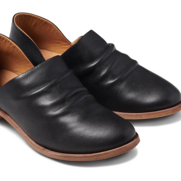 NEW BEEK Made In Mexico Leather Puffin Slip On Flats in black for women 825 10j5 - Picture 1 of 9